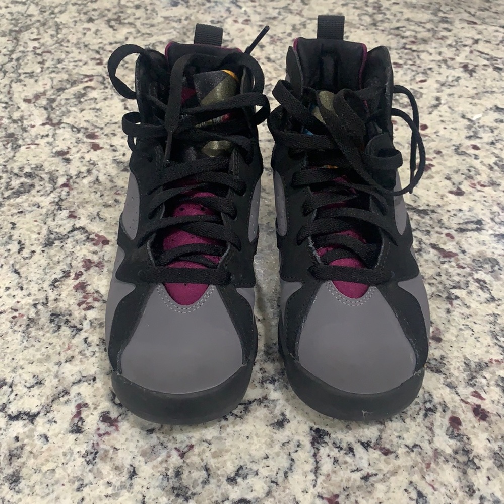 Jordan youth size 4